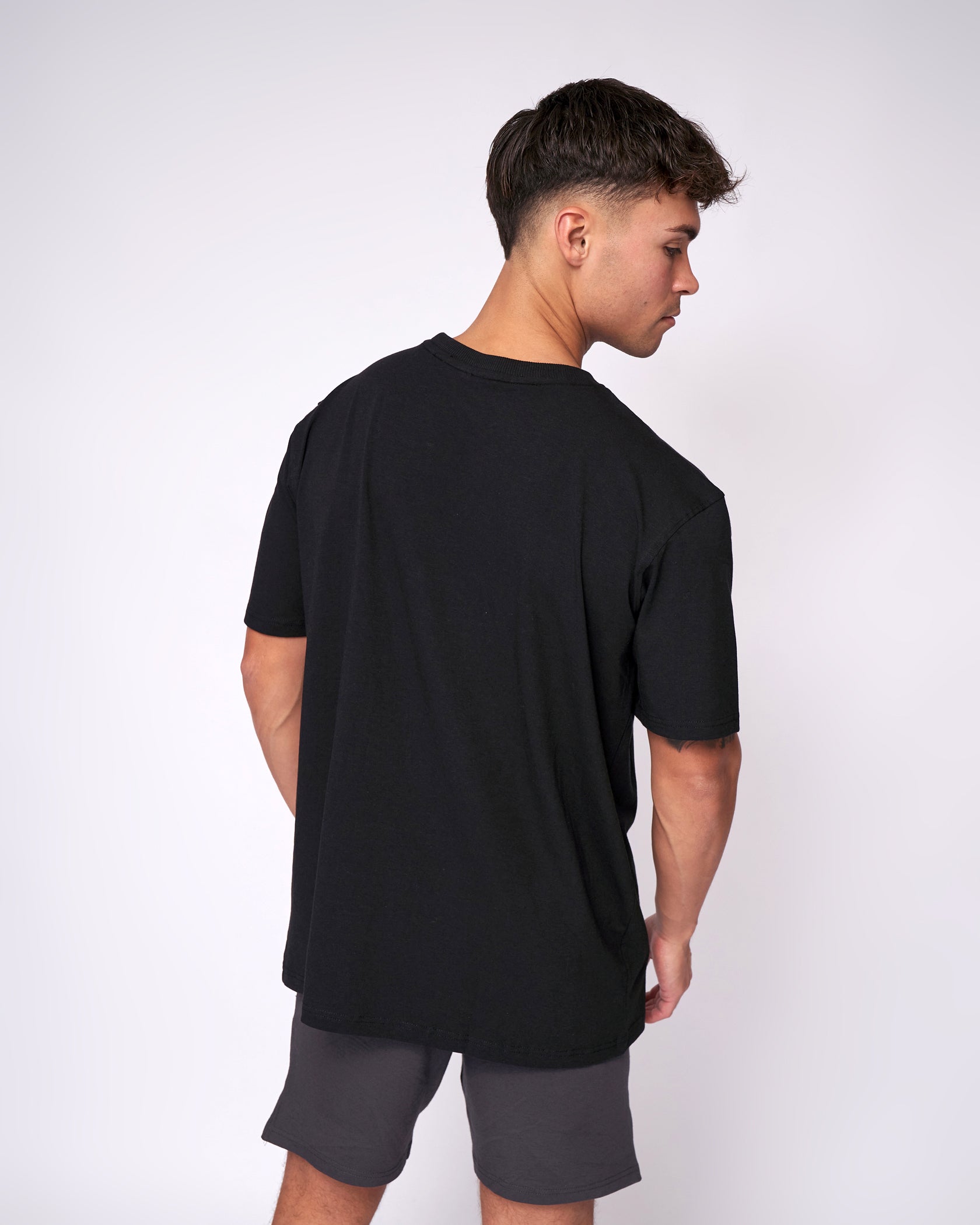 シャツ TRILLION Essential Cut Overfit Man to Man BLACK TRFMT04BK Next Level Men's Black Cotton T-Shirt