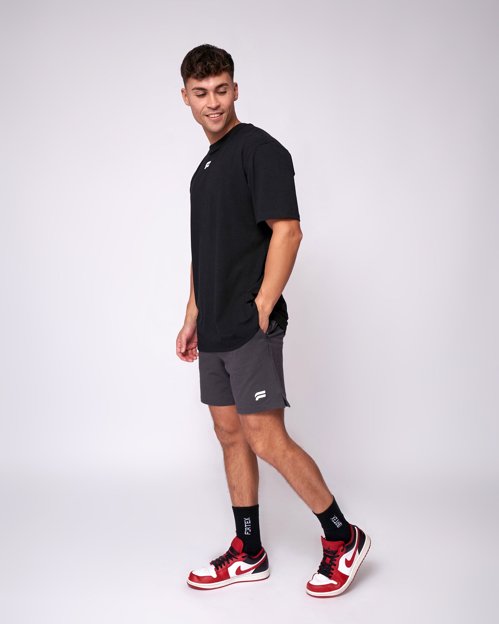 On メンズ Essential Shorts ブラック　メンズS Essential Shorts - Black - Fortex Fitness