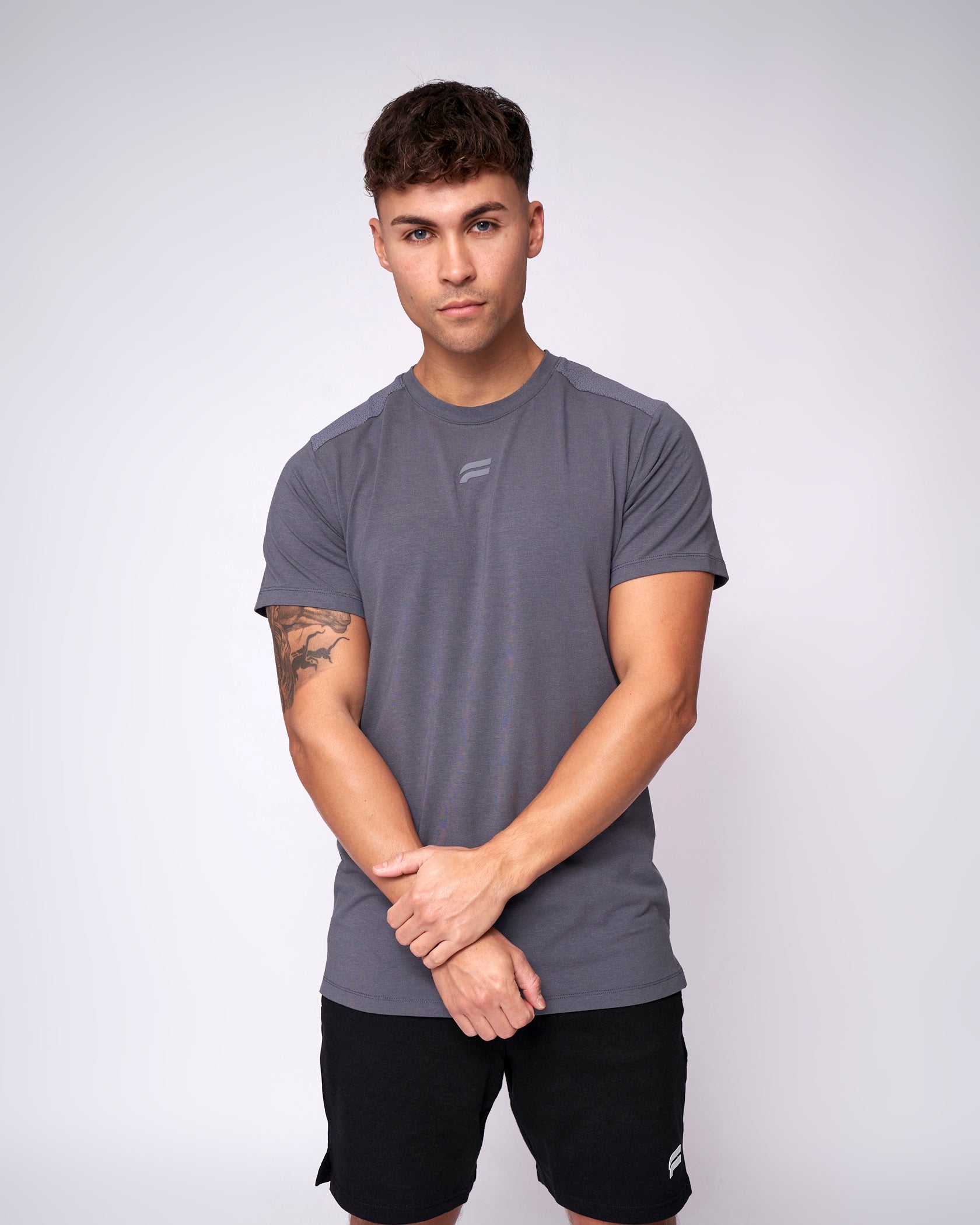 7.MenEssentialGripT-shirt-