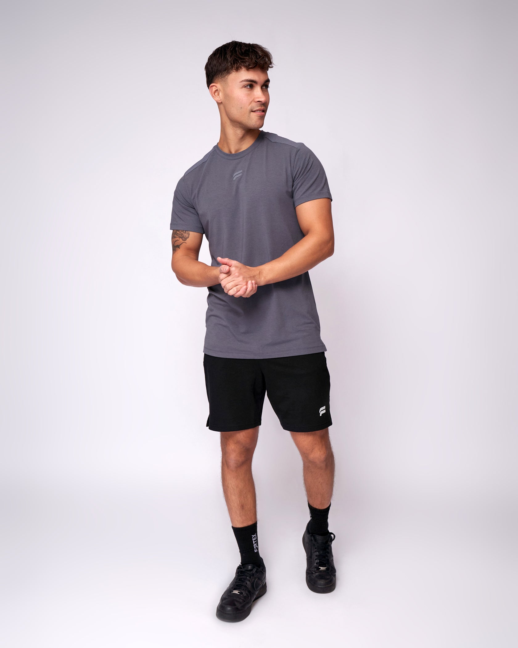 8.MenEssentialGripT-shirt-